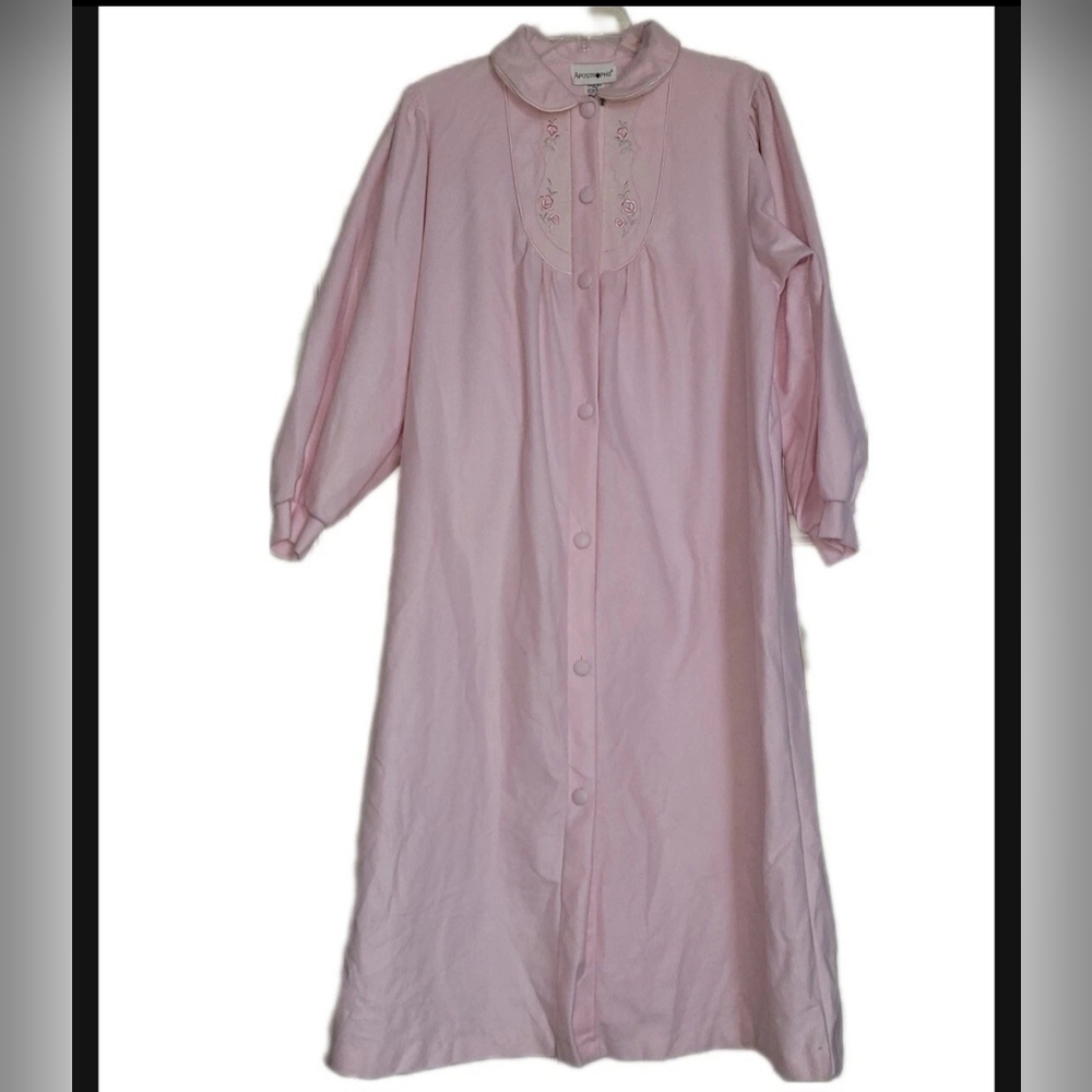 Vintage 80's Md Apostrophe Soft Pink Fleece Long Sleeve Button Robe Embroidered